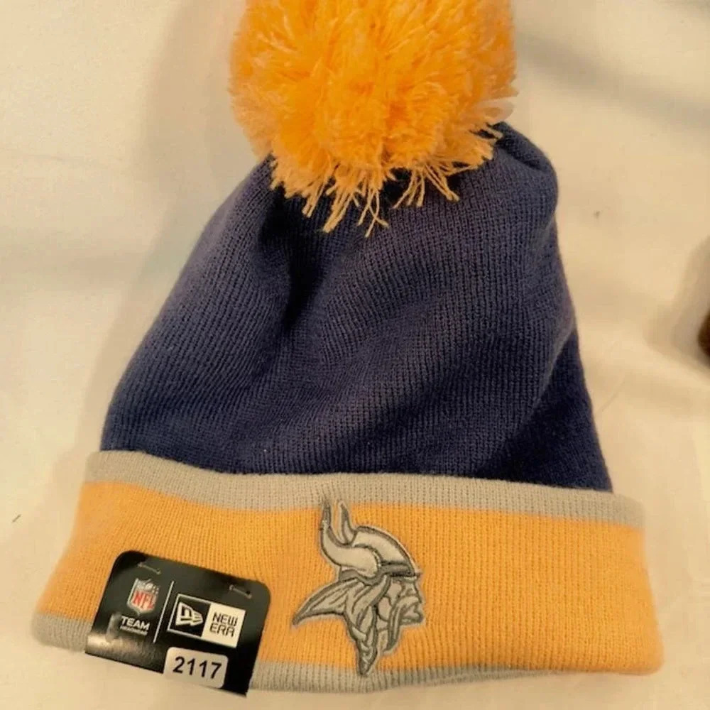 NEW New Era NFL Minnesota Vikings Pom Knit Beanie Hat Purple Yellow Mens OS